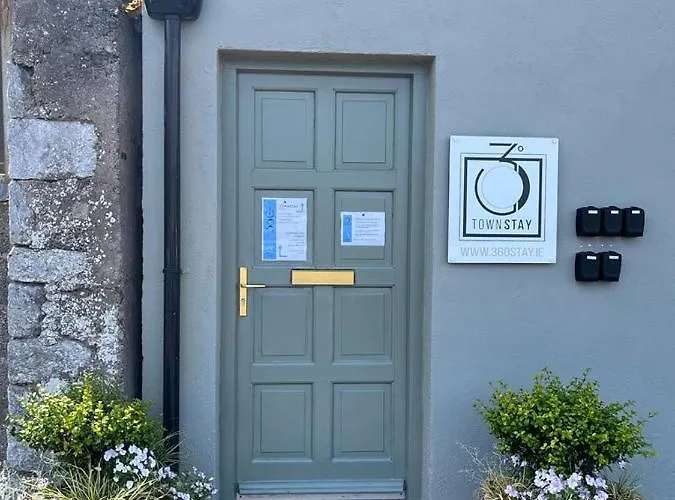 Апартаменты 360 Town & Дангарван